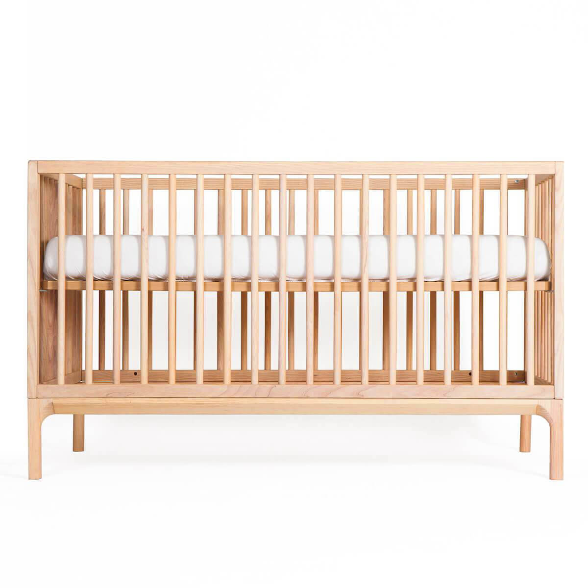 Babybett KERA in Buche mit Aufsatz Round-Sockelfuß Bevel