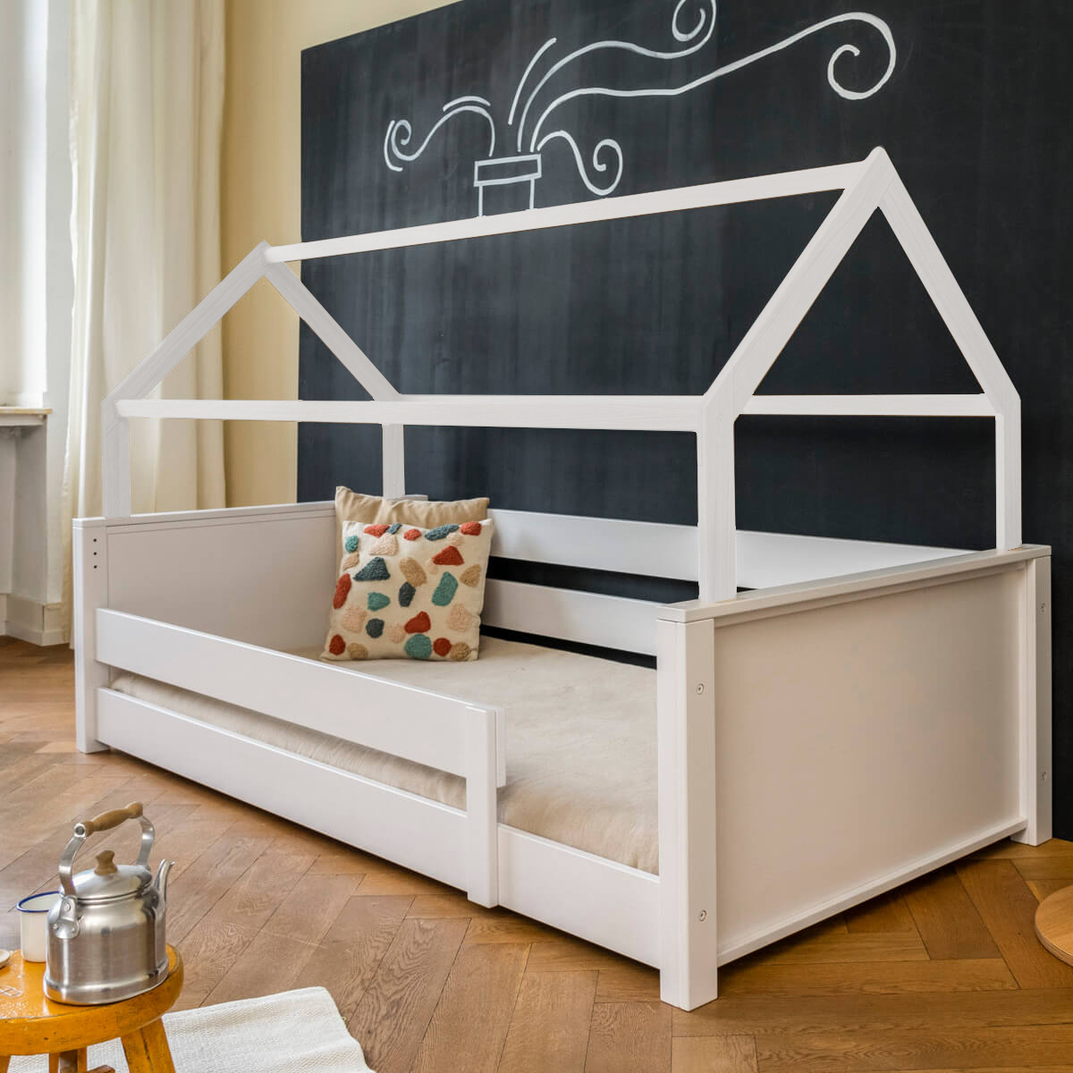 Bett bodentief Dach Montessori Fallschutz niedrig KASVA Buche weiß lackiert