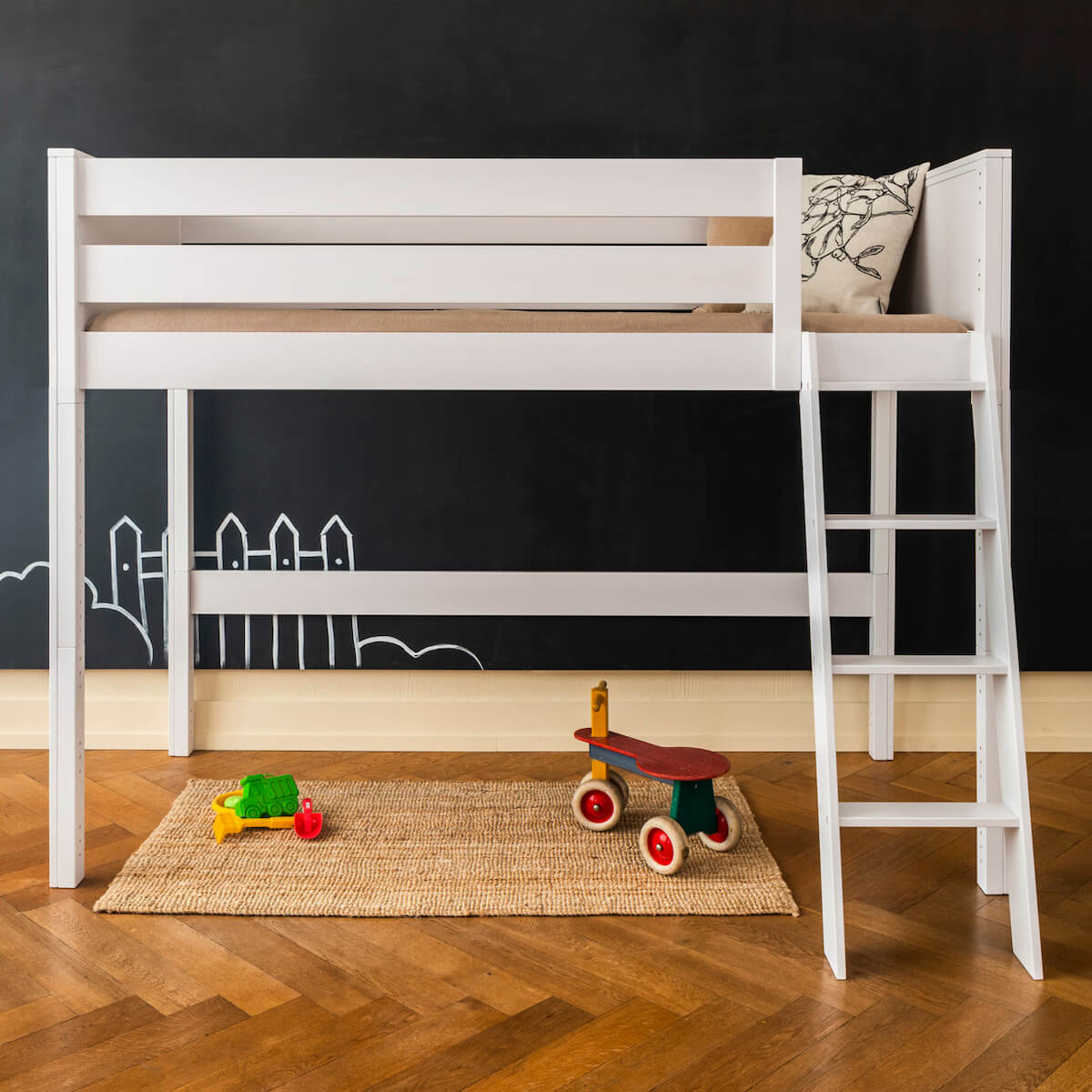 Hochbett 90x200x165cm Schrägleiter KASVA Buche massiv weiß-lackiert